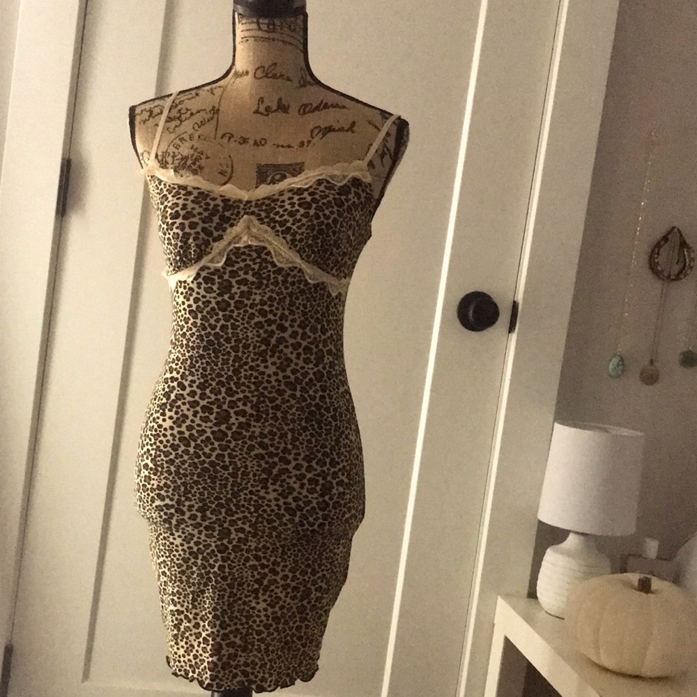 Urban Republic bodycon leopard print mini dress/ruffle trim size XS lace